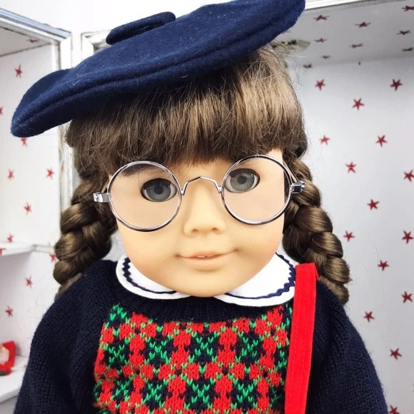 American Girl Pleasant Company Molly McIntire Doll - Picture 3 of 13